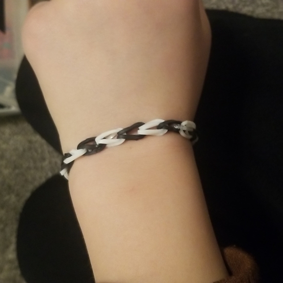 Checkerd bracelet! - Picture 3 of 3